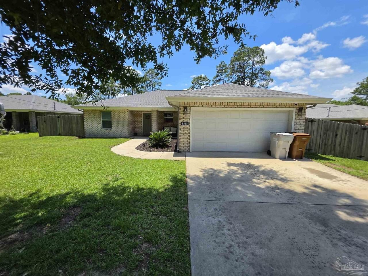 5565 Riviera Dr - Photo 2 of 22