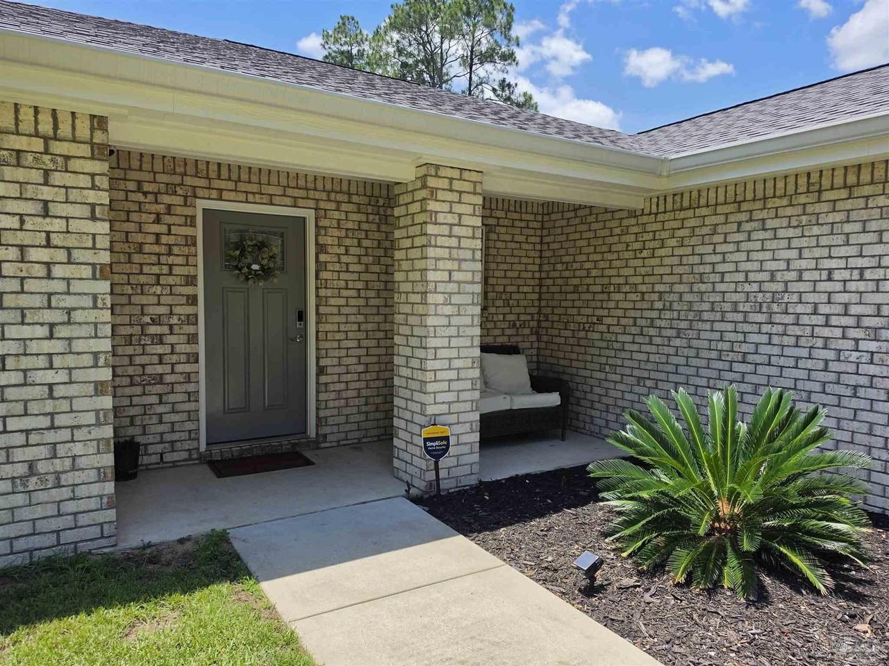 5565 Riviera Dr - Photo 4 of 22
