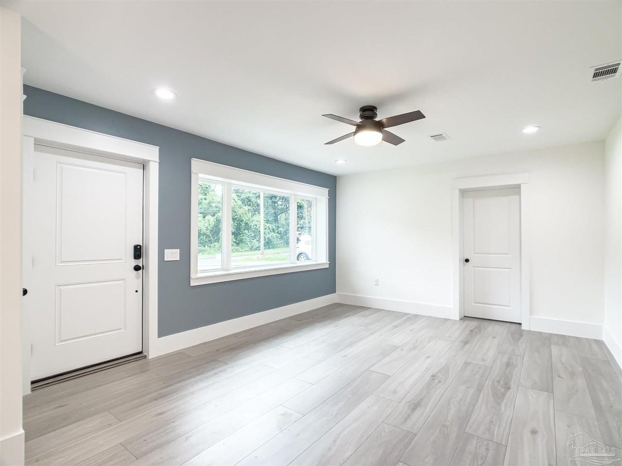 10047 Noriega Dr - Photo 4 of 27