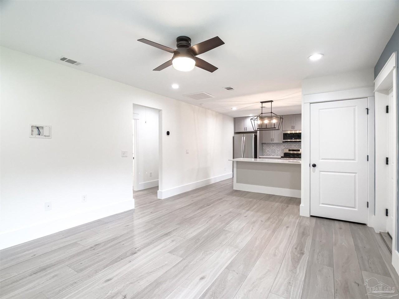 10047 Noriega Dr - Photo 7 of 27