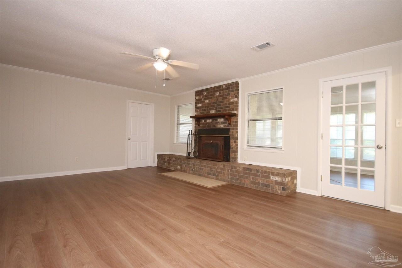 3195 Highway 196 - Photo 5 of 26