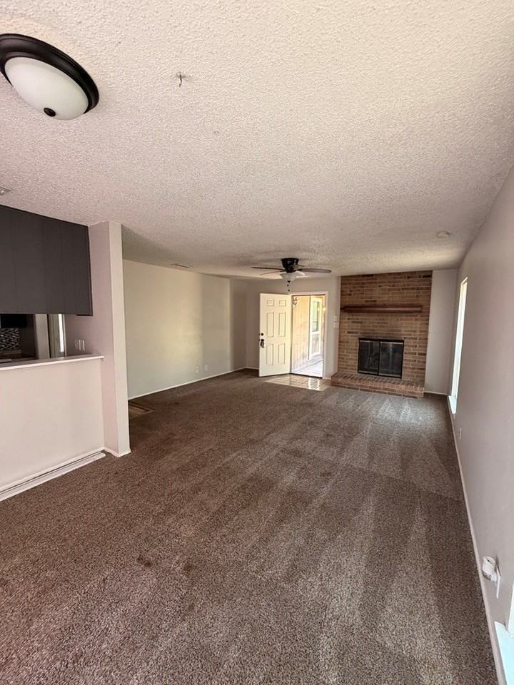 4808 W Cuthbert Ave #B - Photo 3 of 8