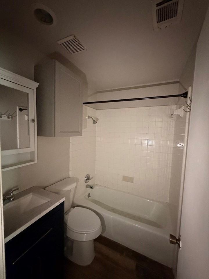 4808 W Cuthbert Ave #B - Photo 5 of 8
