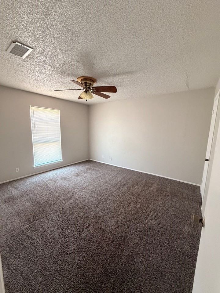 4808 W Cuthbert Ave #B - Photo 6 of 8