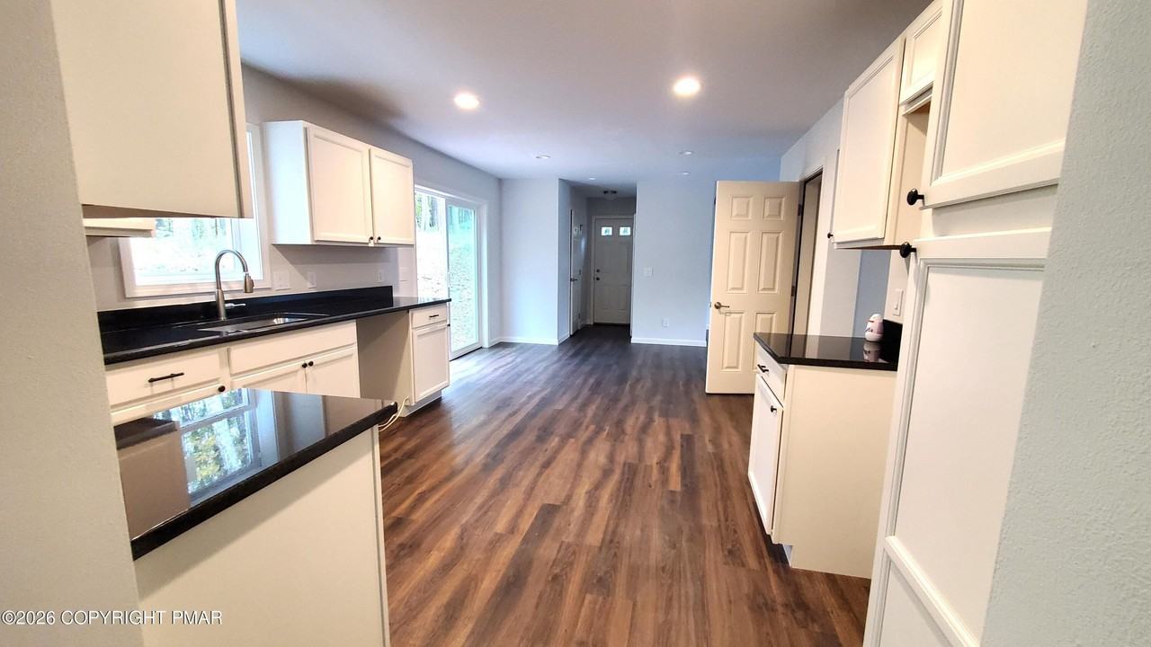 133 Mountain Dr - Photo 4 of 48