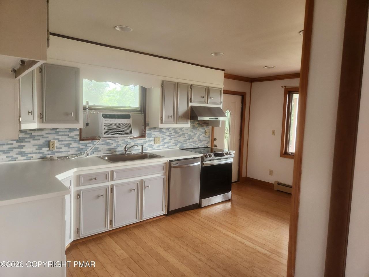 532 Hamlet Dr - Photo 7 of 34