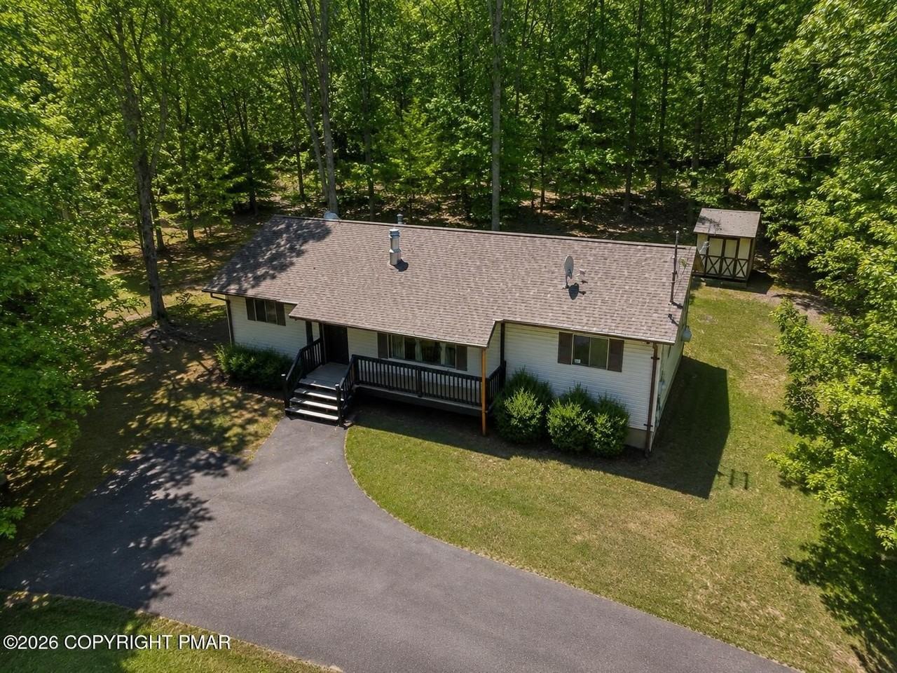 1215 Steele Cir - Photo 2 of 12