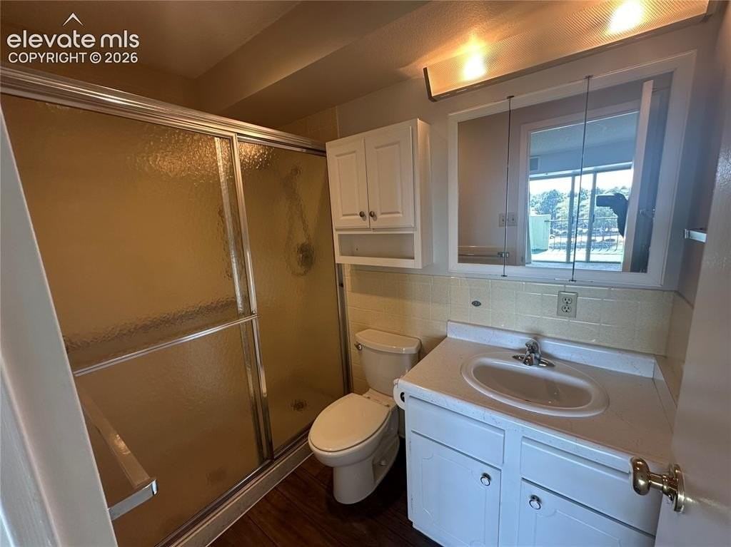 411 Lakewood Cir #C407 - Photo 5 of 12