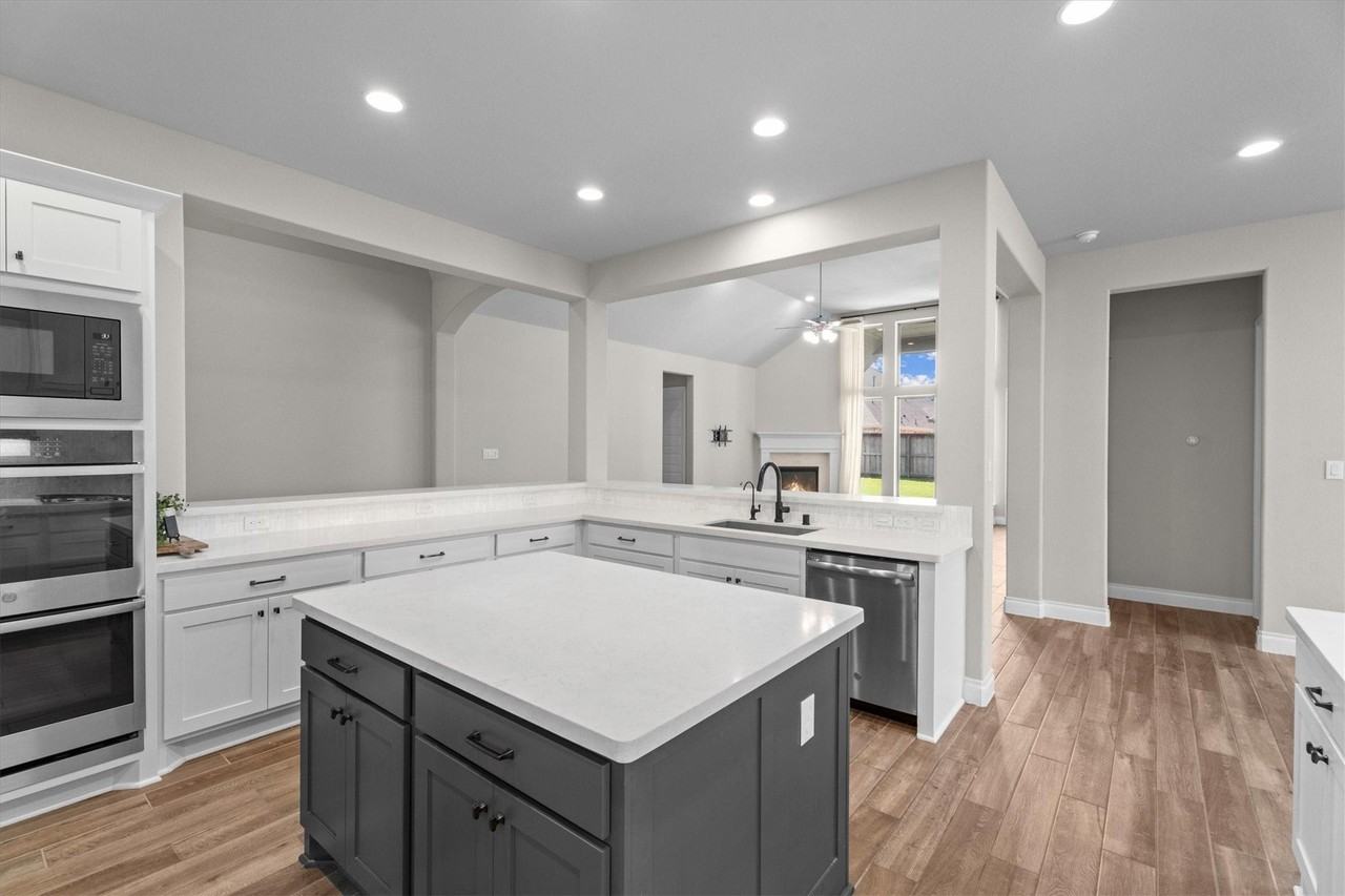 28348 Sterling Oak Dr - Photo 5 of 46