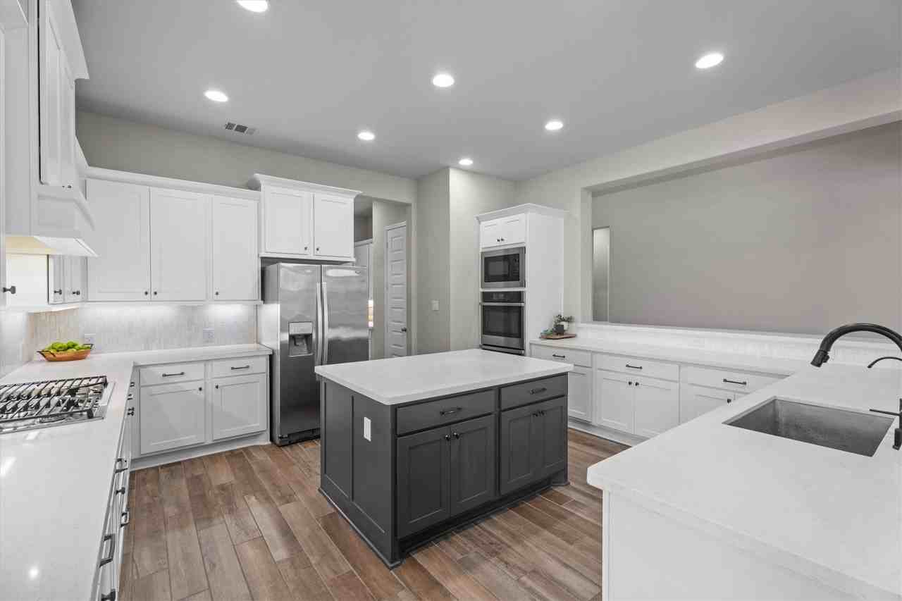 28348 Sterling Oak Dr - Photo 6 of 46