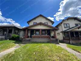 featured image of 614 S Smithville Rd