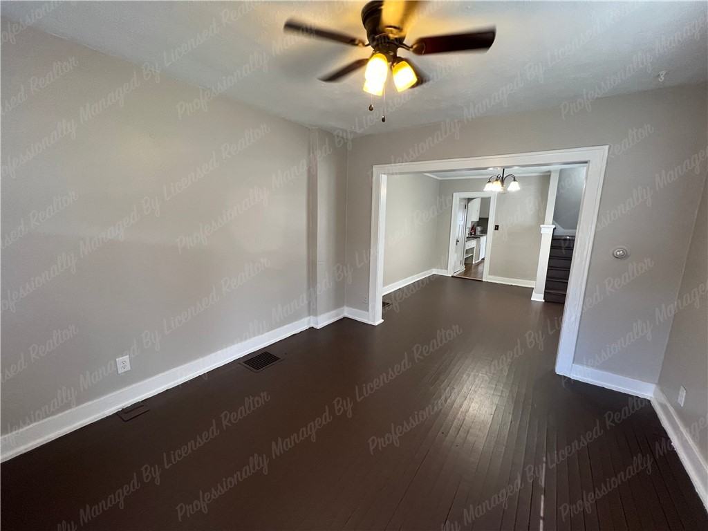 614 S Smithville Rd - Photo 2 of 24