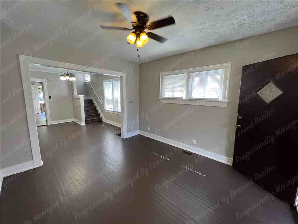 614 S Smithville Rd - Photo 3 of 24