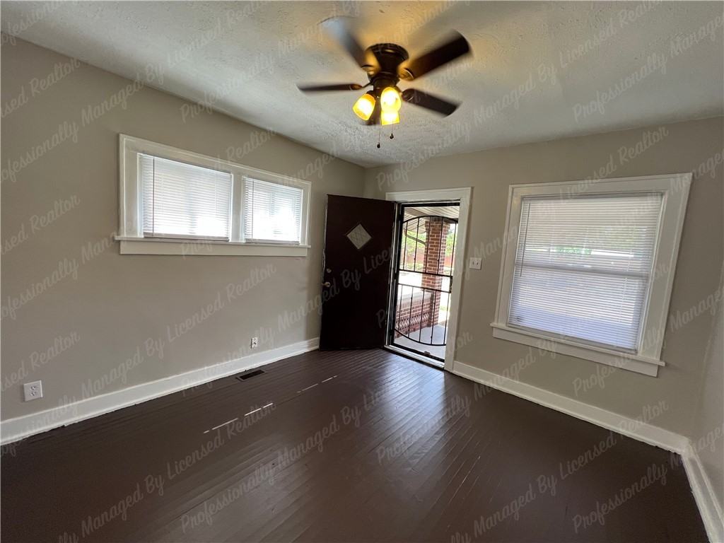 614 S Smithville Rd - Photo 6 of 24