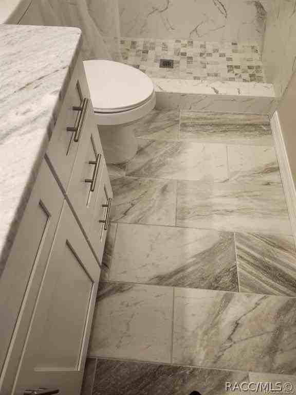 2507 W Oakland Ln - Photo 3 of 18