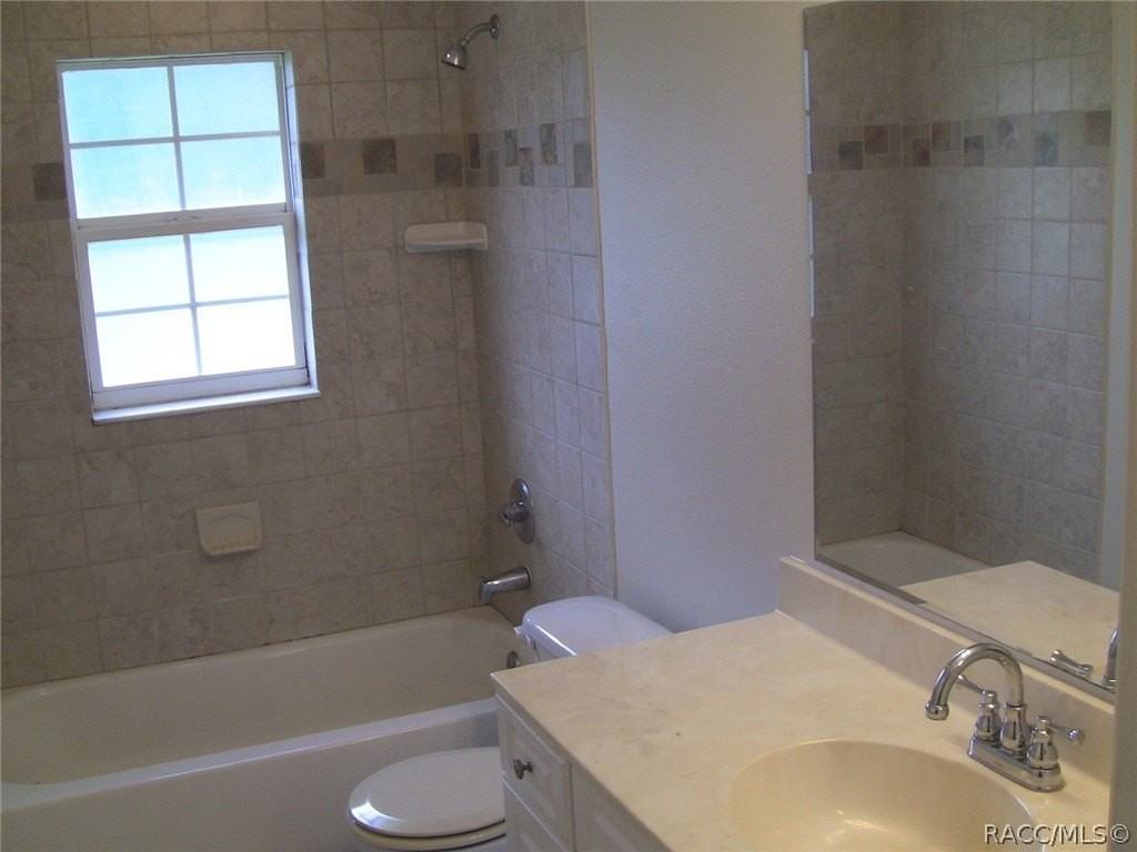 2507 W Oakland Ln - Photo 5 of 18