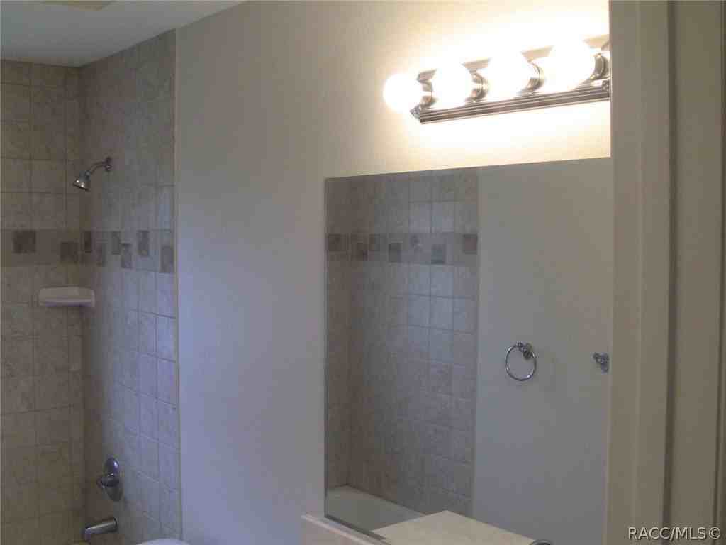 2507 W Oakland Ln - Photo 6 of 18
