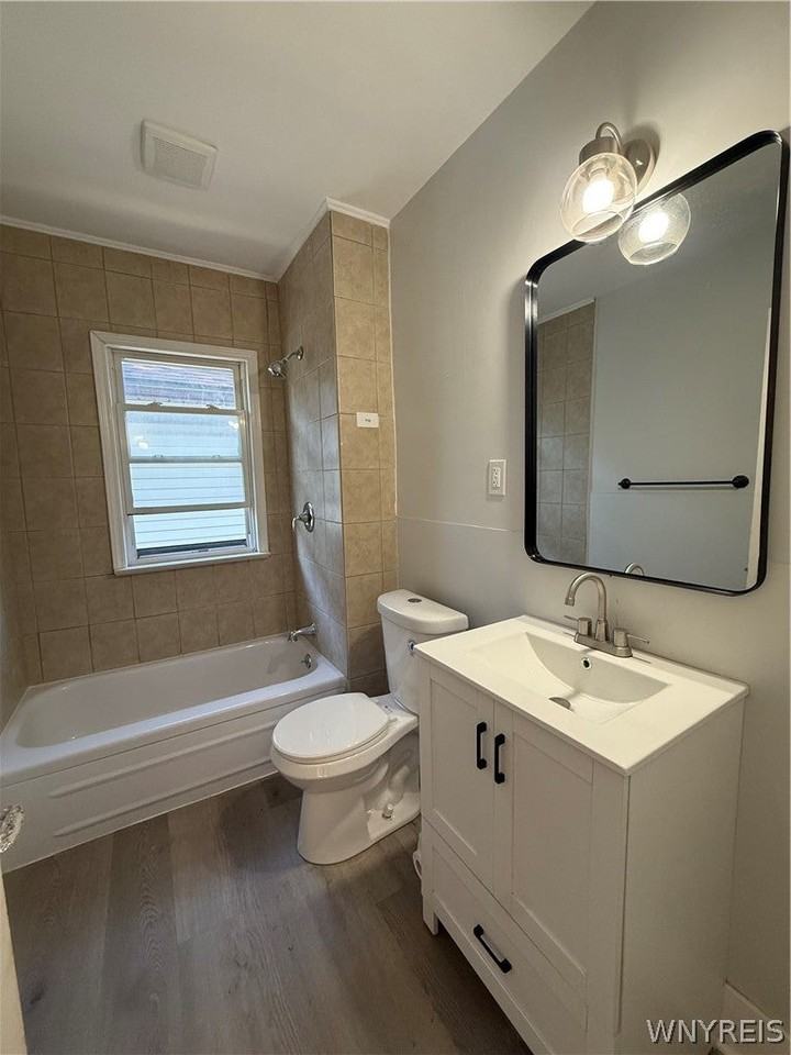 301 Crestwood Ave - Photo 7 of 9