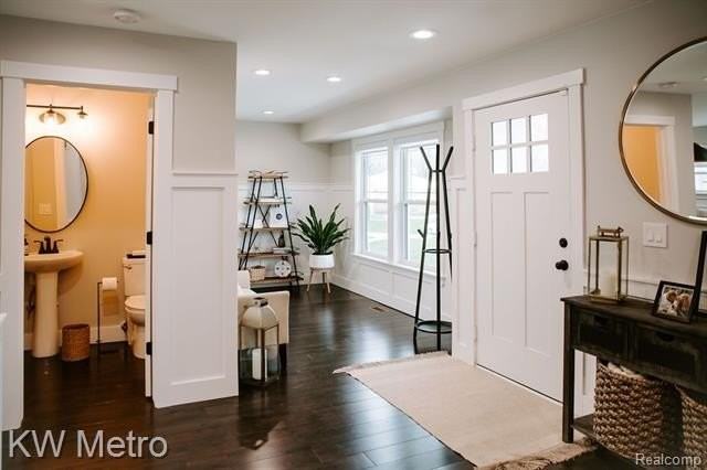973 Allen Dr - Photo 4 of 37