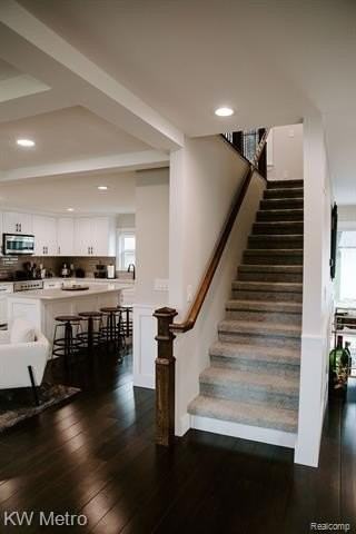 973 Allen Dr - Photo 5 of 37