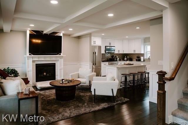 973 Allen Dr - Photo 6 of 37