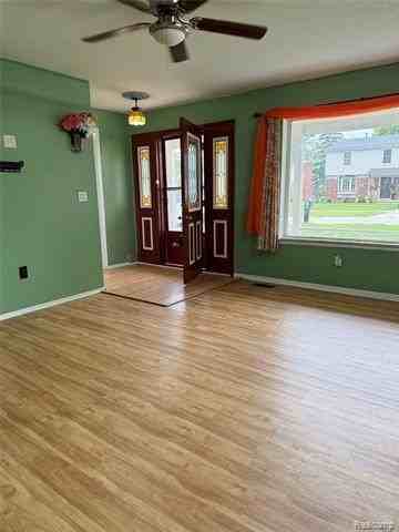 6544 Sturbridge Ln - Photo 4 of 31