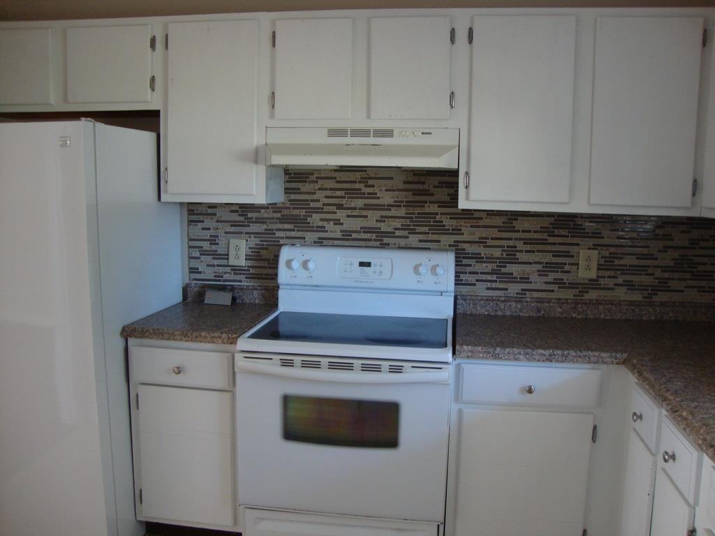 2208 Patriot Dr - Photo 4 of 12