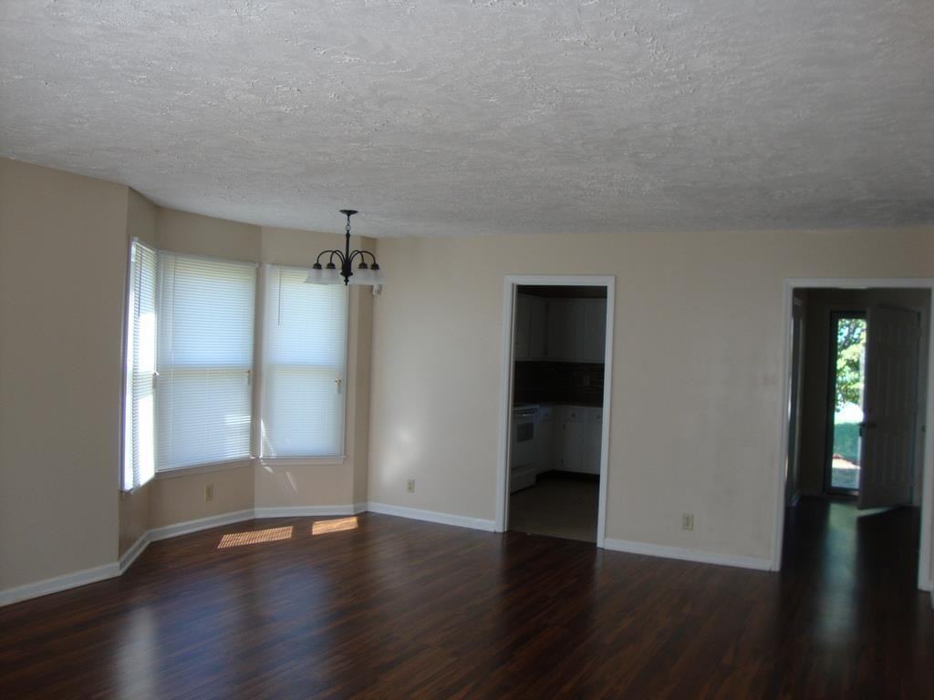 2208 Patriot Dr - Photo 6 of 12