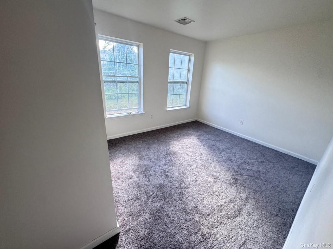 65 Jordan Ln - Photo 3 of 8