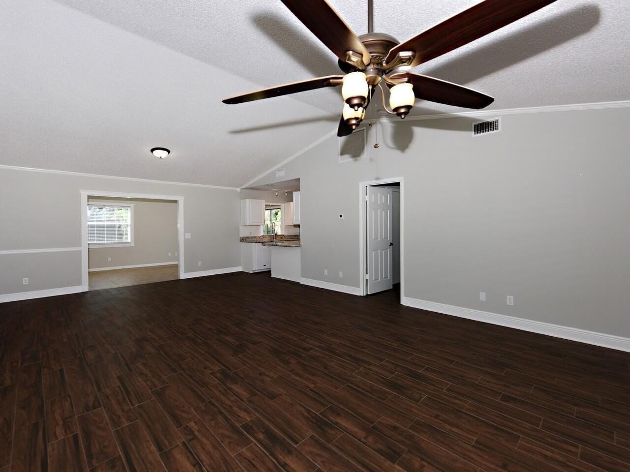 598 Ne Maranta Terrado - Photo 3 of 21
