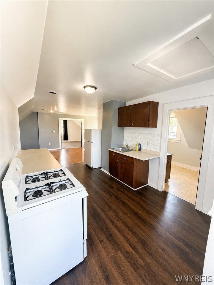 85 Klas Ave - Photo 3 of 11