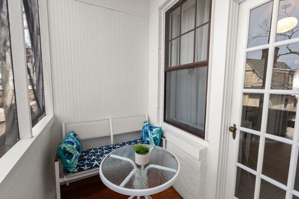 325 Tappan St - Photo 5 of 21