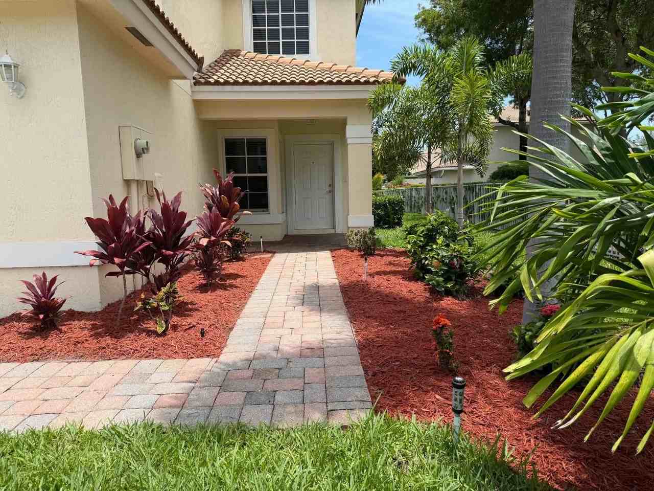 6355 Adriatic Way - Photo 3 of 34