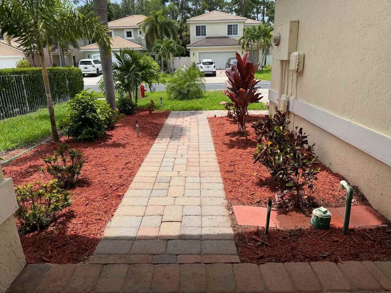6355 Adriatic Way - Photo 4 of 34