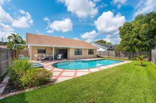 9102 Bedford Dr - Photo 1 of 1