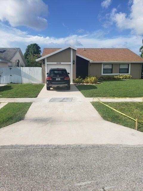 9102 Bedford Dr - Photo 4 of 22
