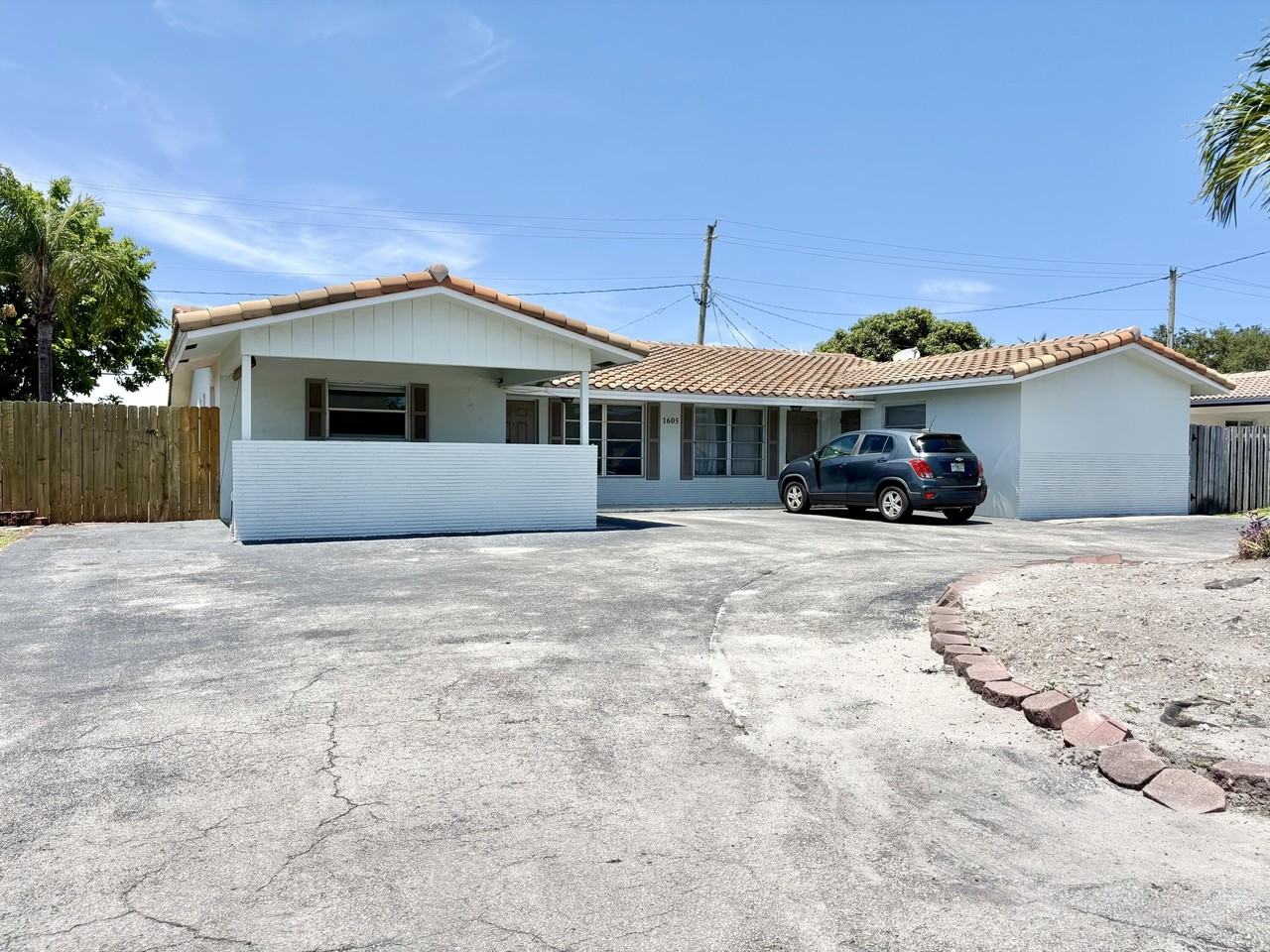 1605 Ne 50th Ct #1 - Photo 2 of 20