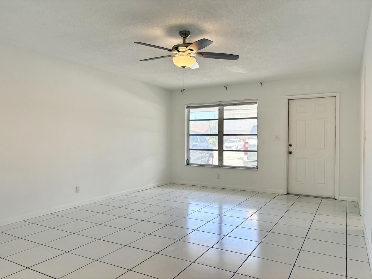 1605 Ne 50th Ct #1 - Photo 5 of 20