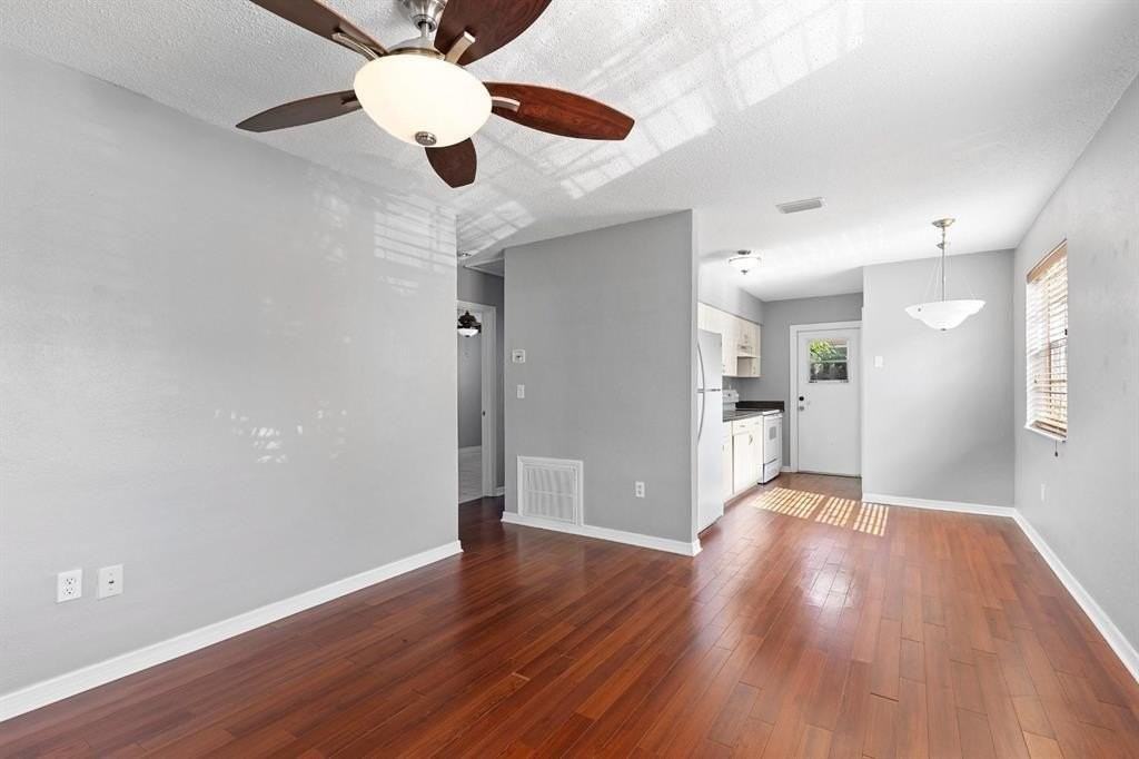 821 Tequesta St #1 - Photo 4 of 9