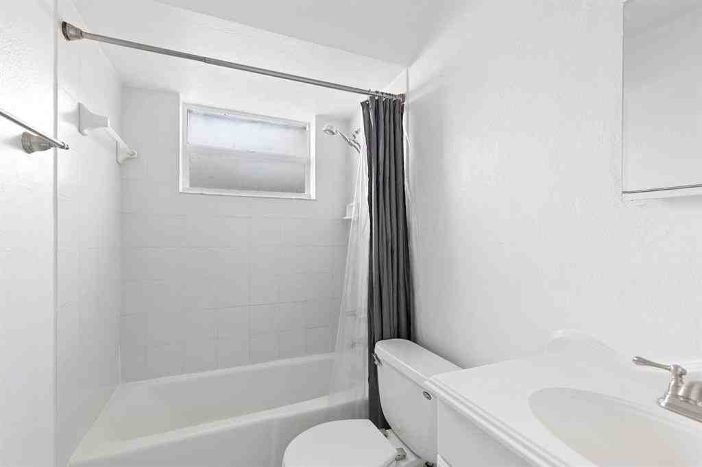 821 Tequesta St #1 - Photo 7 of 9