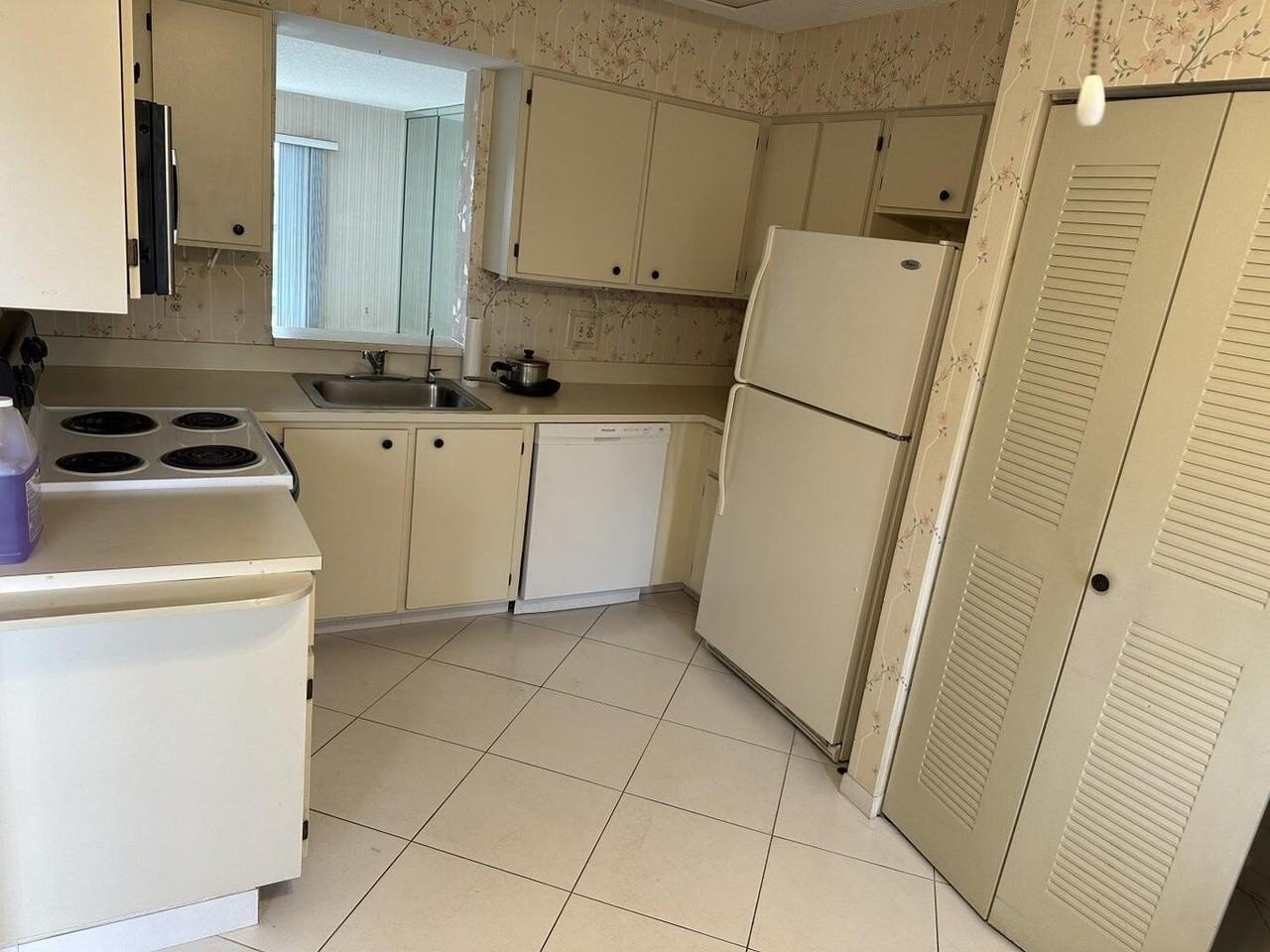 7286 Huntington Ln #303 - Photo 5 of 21