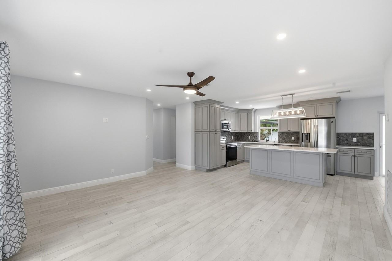 2120 Ne 62nd Ct - Photo 6 of 38