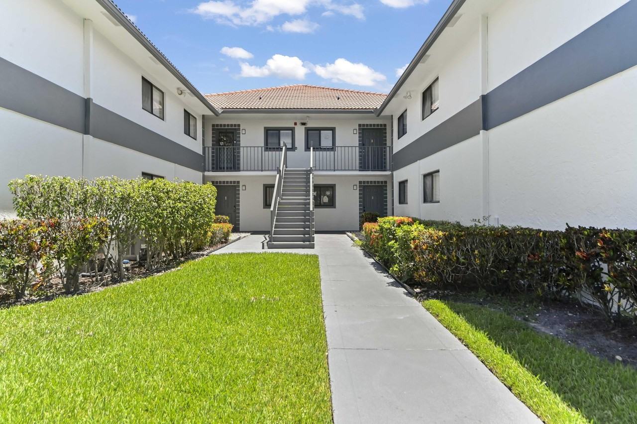 15234 Lakes Of Delray Blvd #276 - Photo 2 of 50