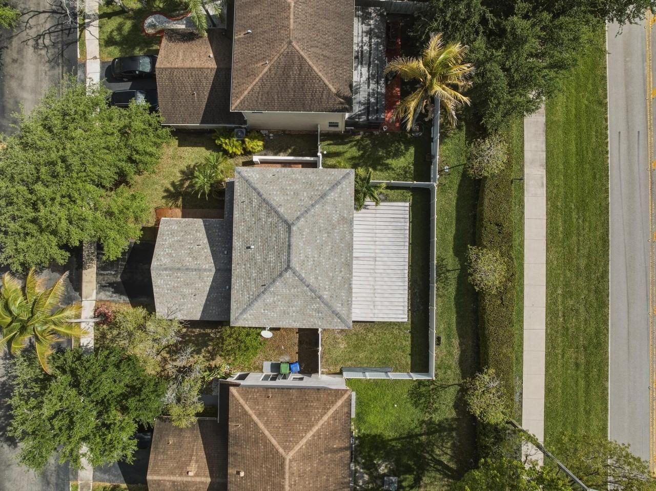 310 Nw 207th Way - Photo 5 of 31