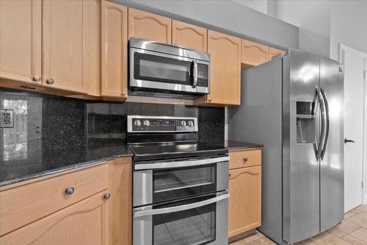 1714 Shoreside Cir - Photo 7 of 23