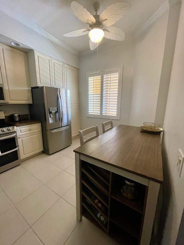 18 Harbour Isle Dr W #203 - Photo 3 of 24