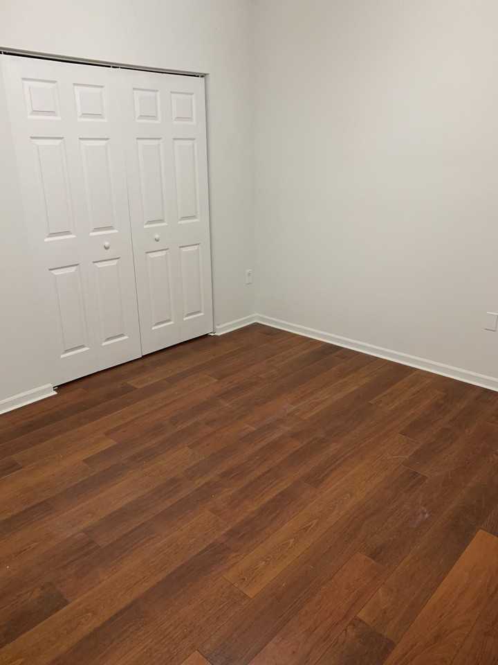 2080 Greenview Shores Blvd #404 - Photo 5 of 9