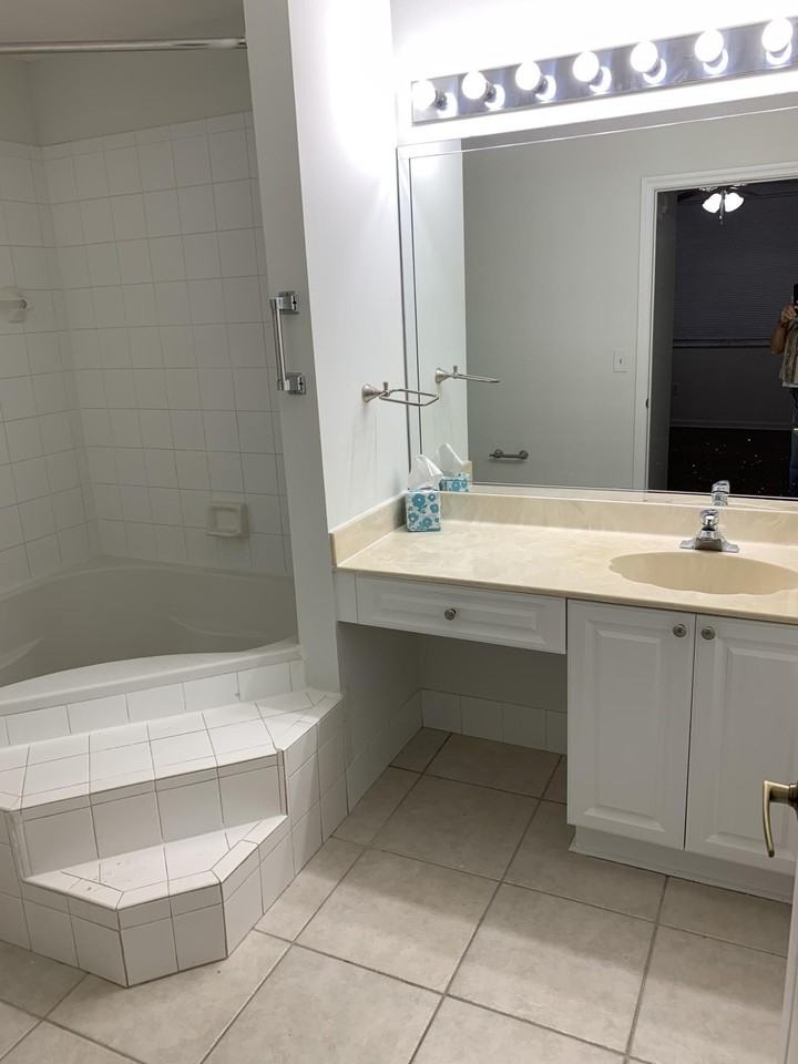 2080 Greenview Shores Blvd #404 - Photo 7 of 9