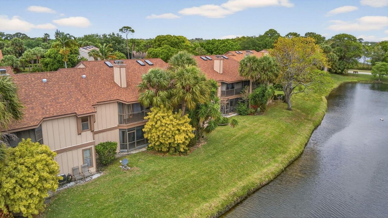 500 Crosswinds Dr #C1 - Photo 3 of 43