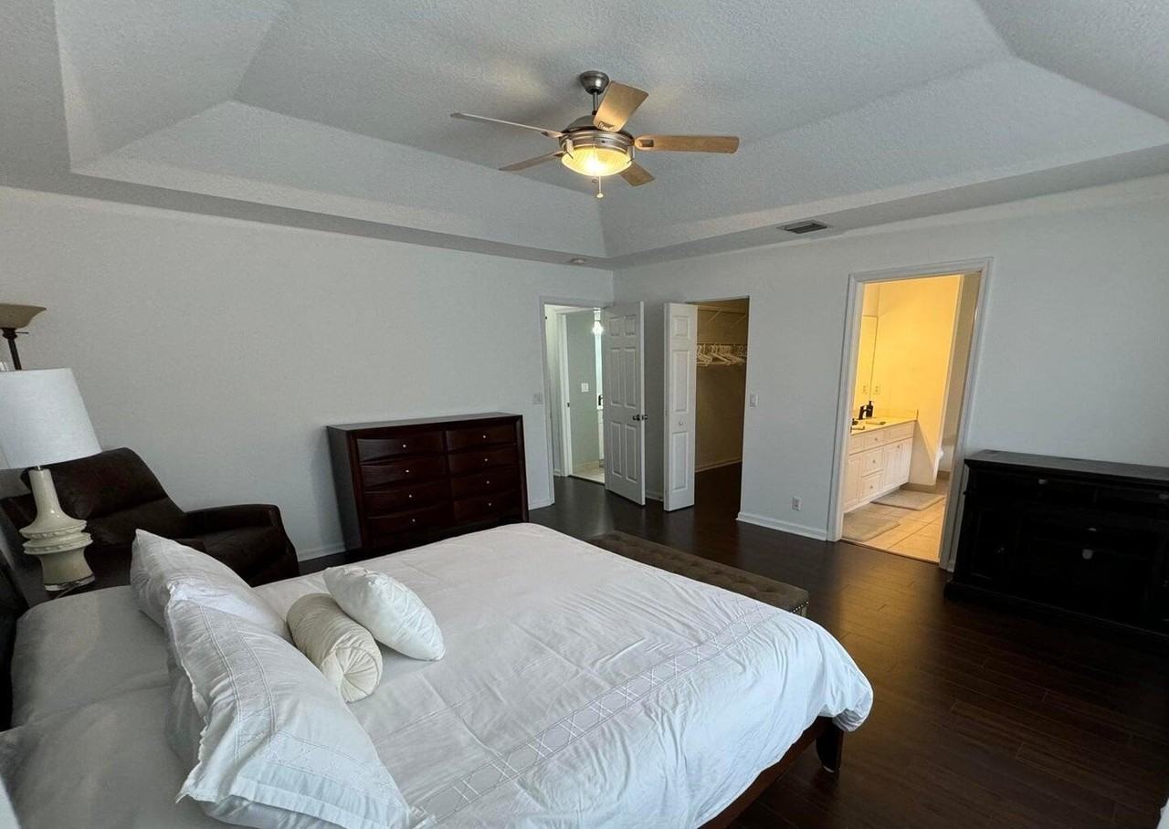 13519 Fountain View Blvd - Photo 6 of 30